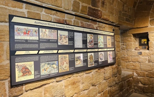 ciudad vieja de bakú: entrada al museo de arte de la miniatura de azerbaiyán-2