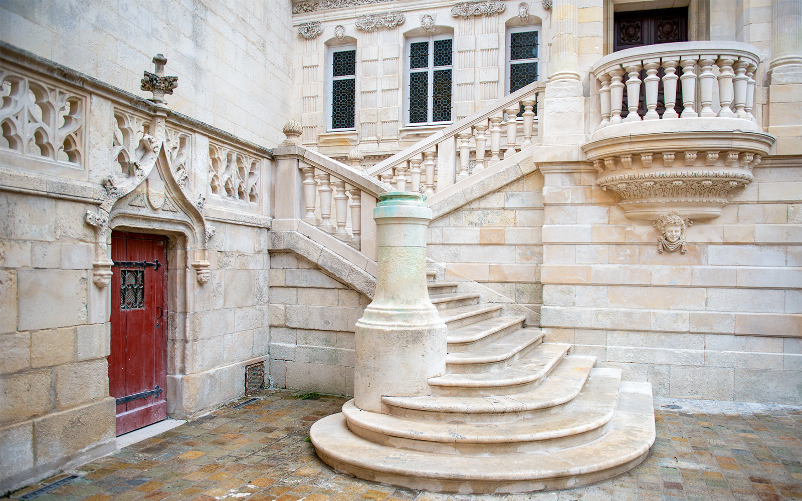 Towers of La Rochelle