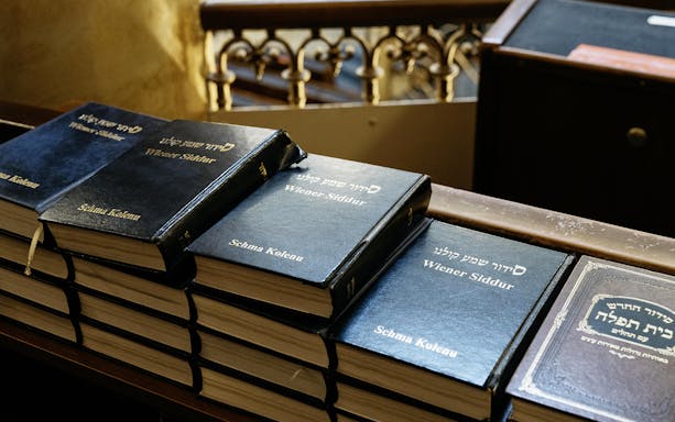 Wiener Siddur prayer books at Stadttempel synagogue, Vienna.
