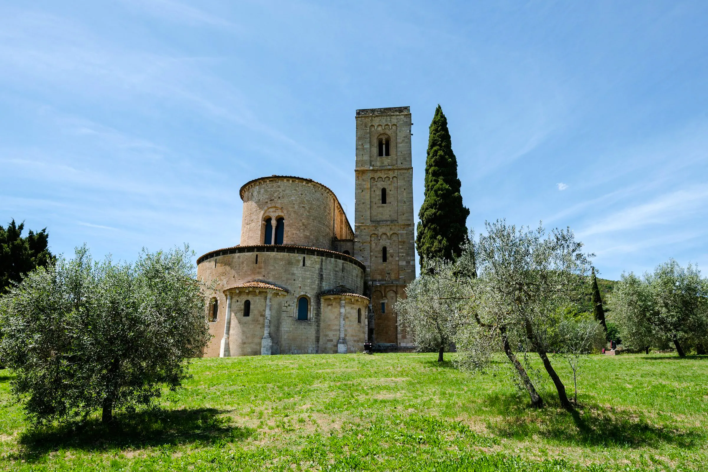 From Rome: Montepulciano and Montalcino Wine Day Trip with Lunch