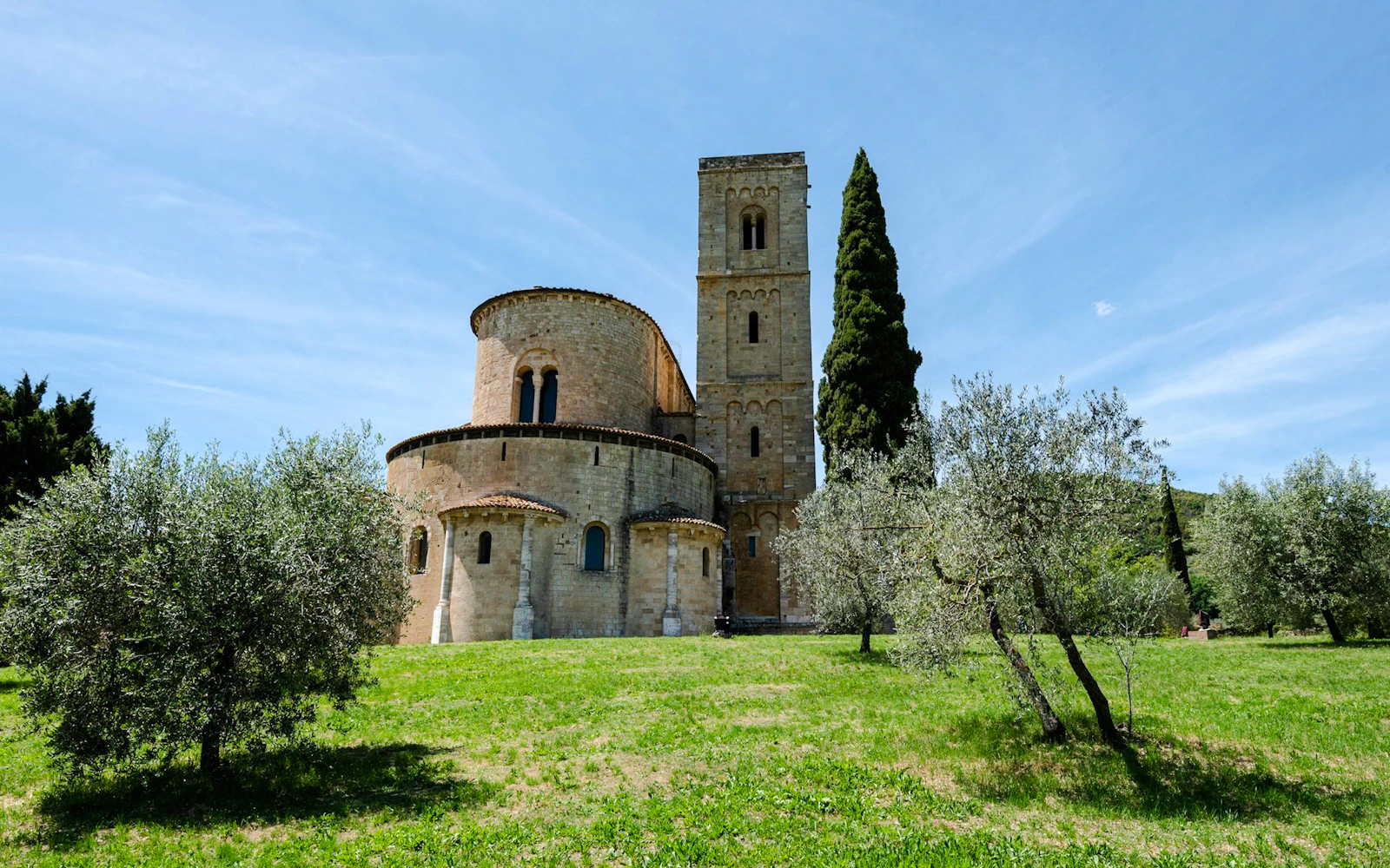 From Rome: Montepulciano and Montalcino Wine Day Trip with Lunch