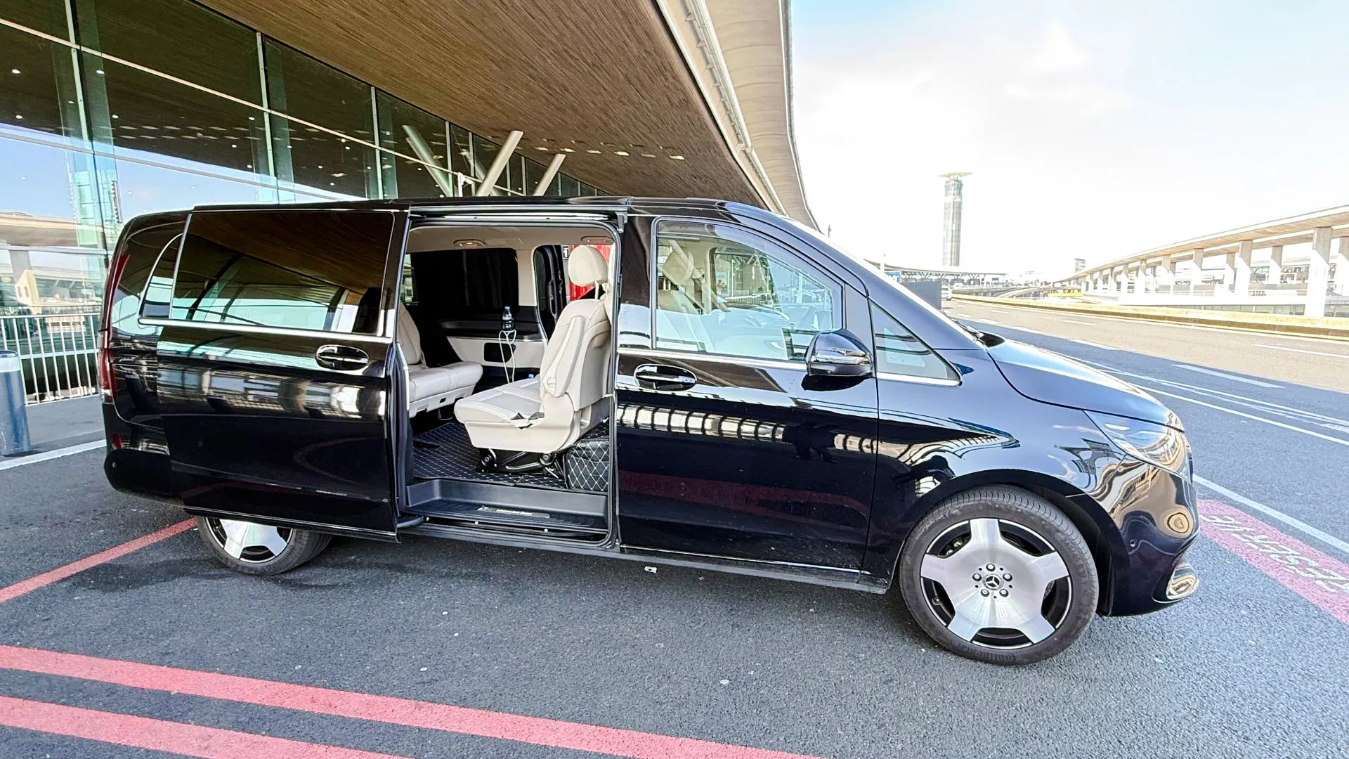 Paris Private Chauffeured Shopping Experience with Pickup and Drop-off Image 10