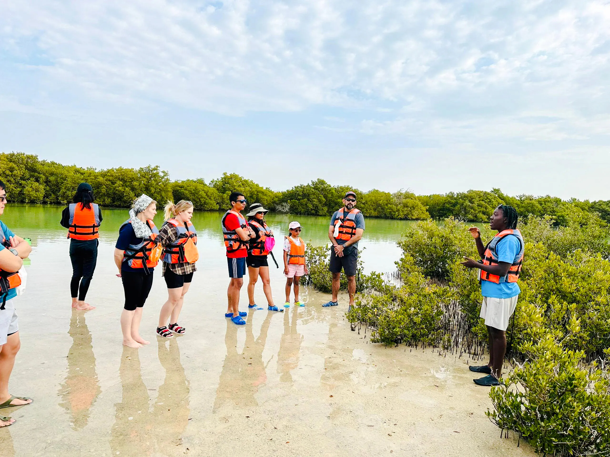 Doha Al Thakhira Mangroves Guided Kayaking Tour Image 3