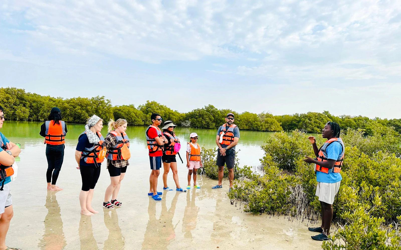 Doha Al Thakhira Mangroves Guided Kayaking Tour Image 3