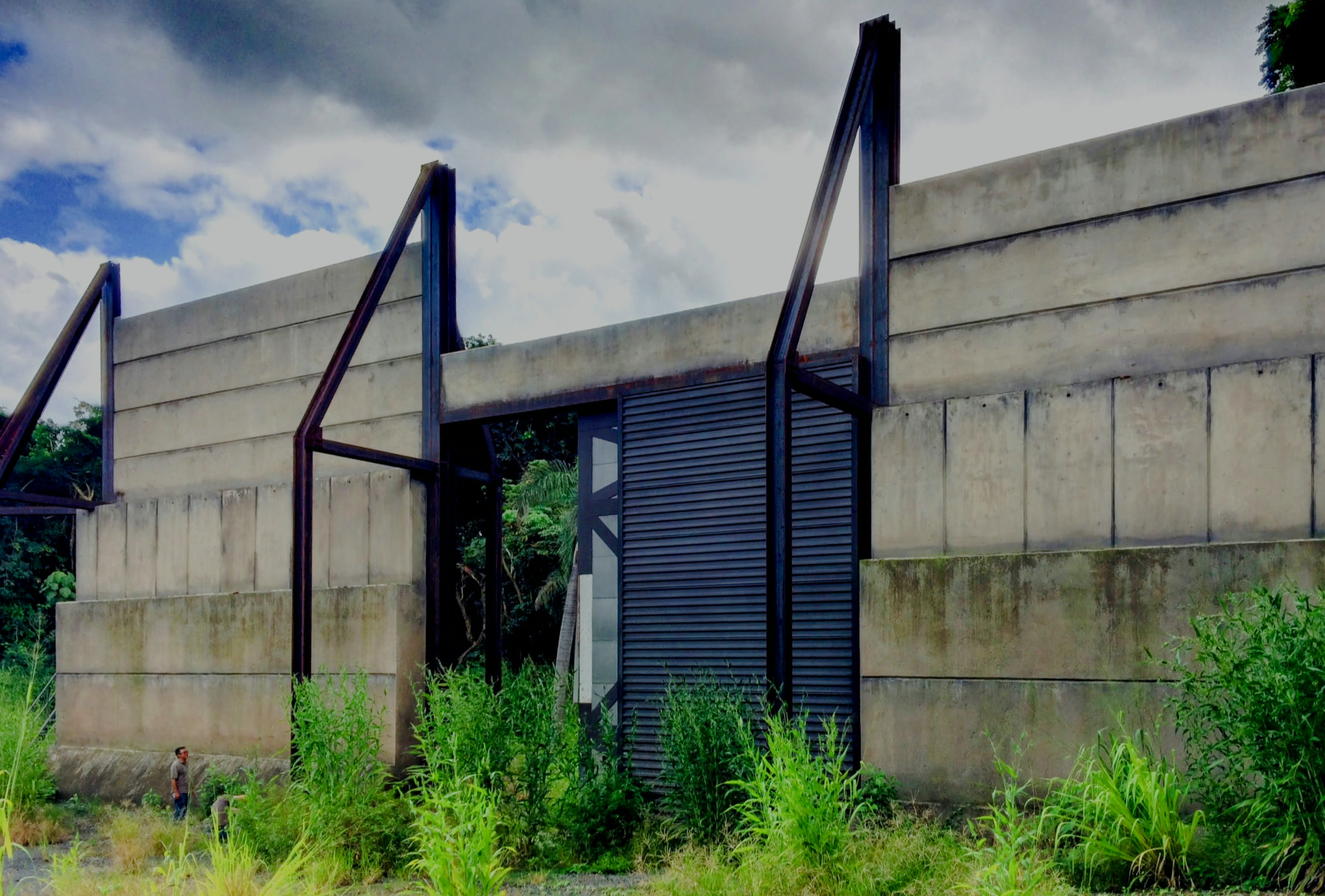 Windtalkers WWII Military Bunker: Hakipuʻu Valley