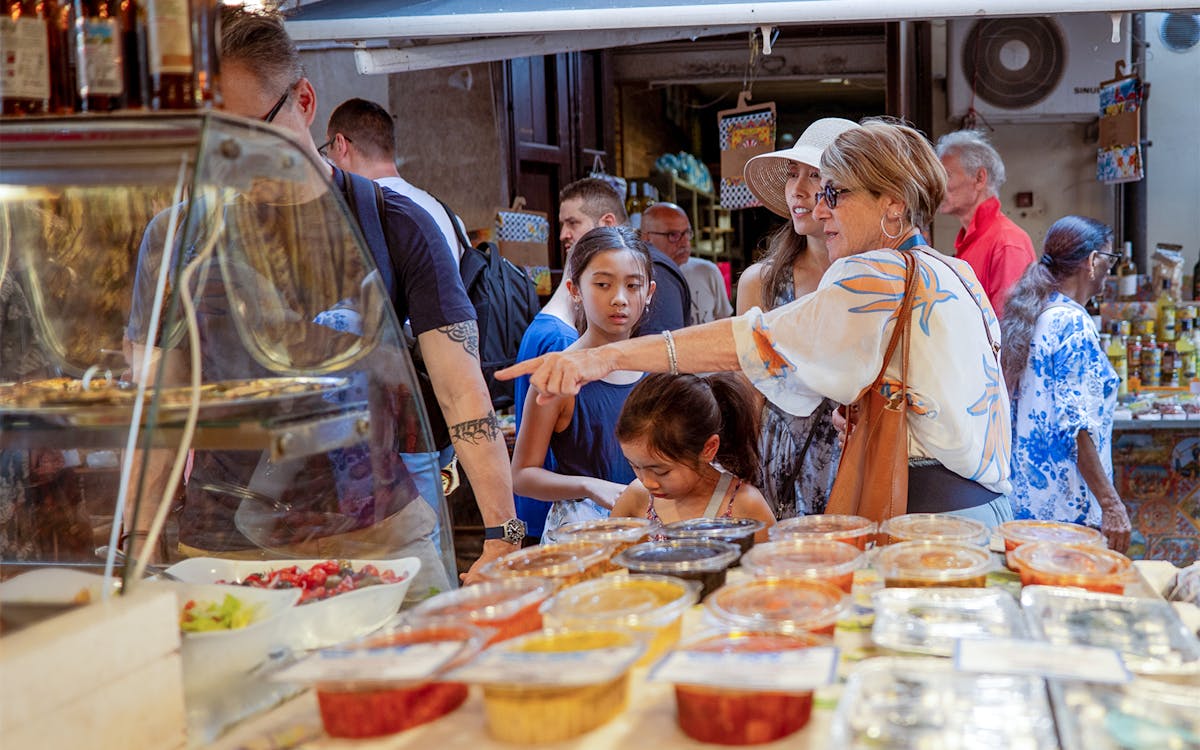 tour a piedi artistico, gastronomico e guidato a palermo-7 tour a piedi artistico, gastronomico e guidato a palermo-7