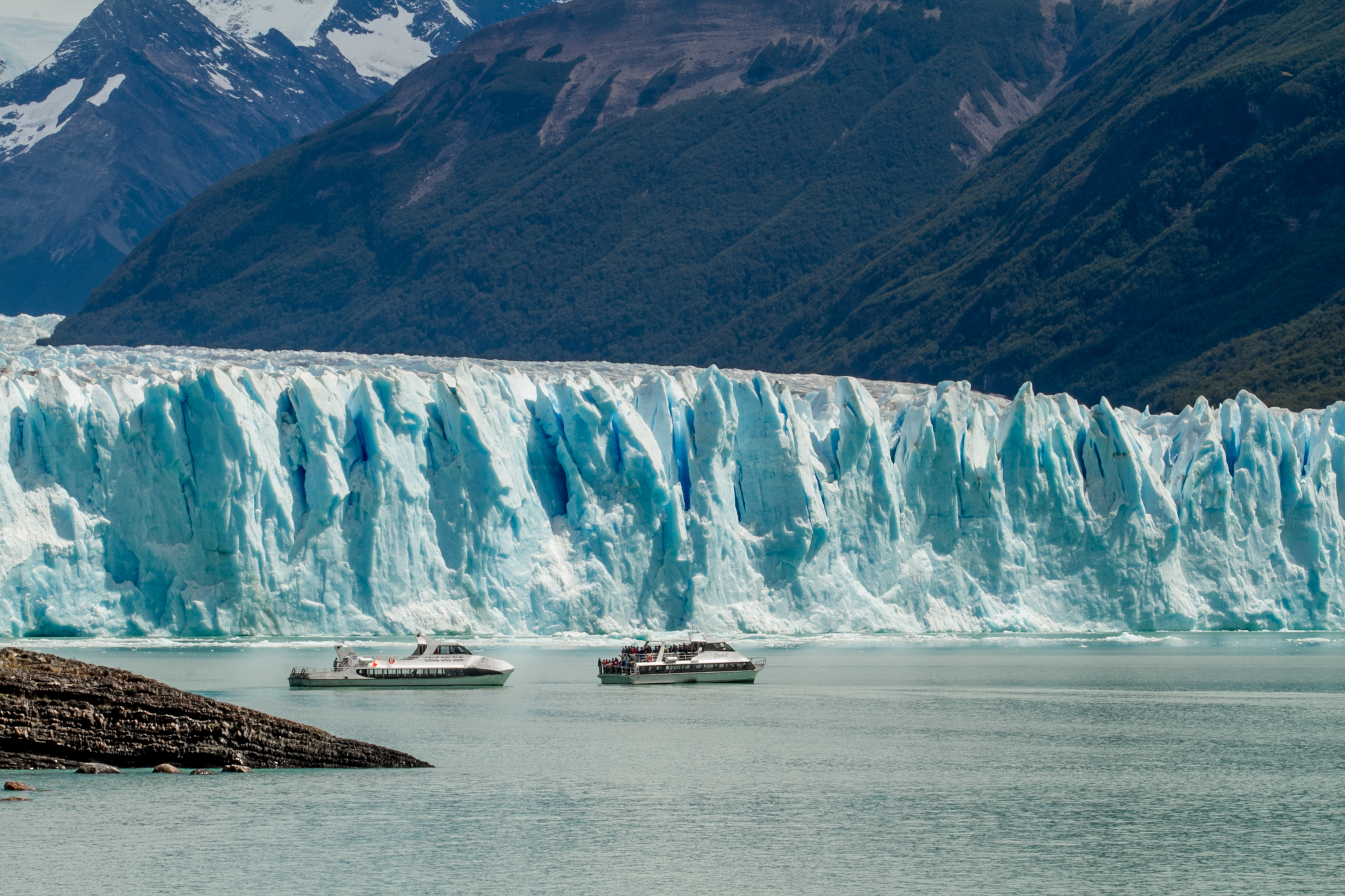 Cruise boats in front of Perito Moreno Glacier, Patagonia, Argentina.