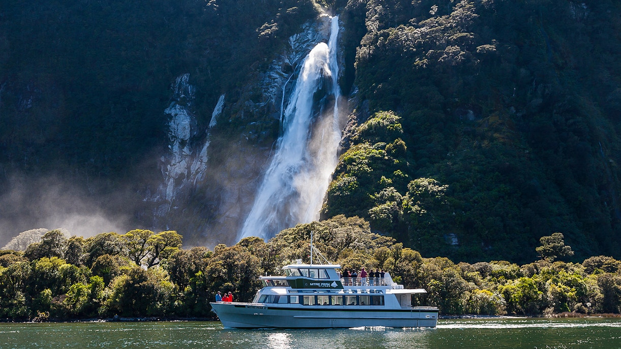 2-hour guided cruise of Milford Sound