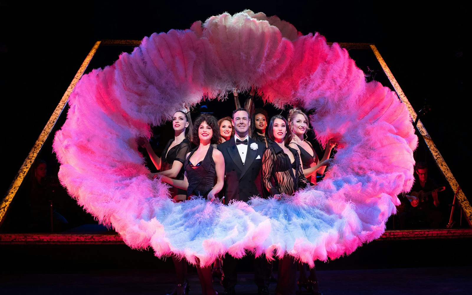 The cast of Chicago in Madrid