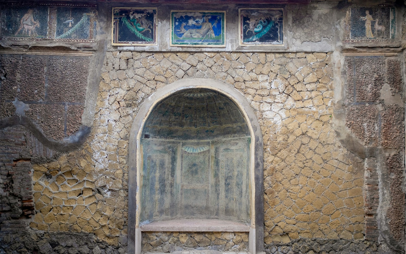 Herculaneum ruins - House of the Skeleton