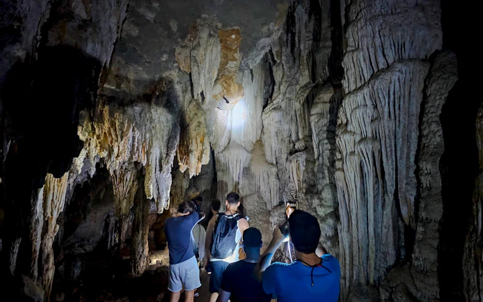 From Phuket/Krabi/Khao Lak: Private Khao Sok Day Trip with Cheow Lan Lake Longtail Boat Tour