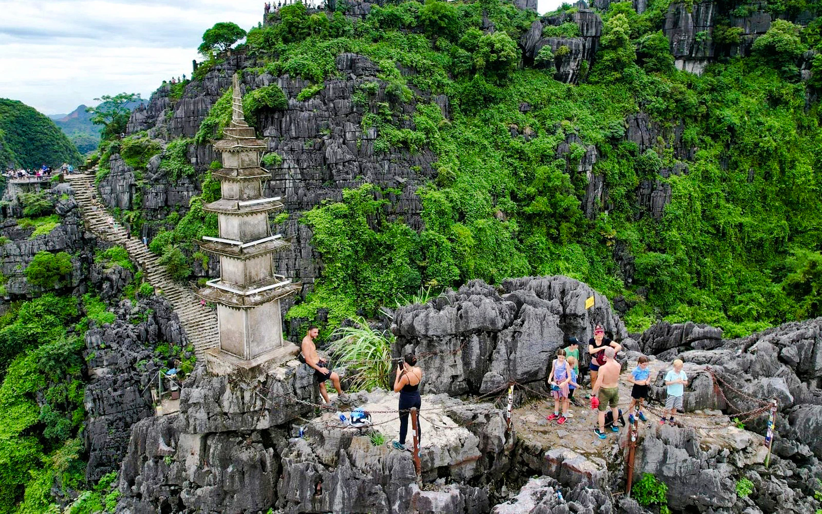 From Hanoi: Ninh Binh Small-Group Day Trip to Hoa Lu, Tam Coc or Trang An, and Mua Cave Image 4