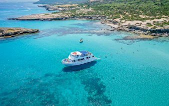 fra paphos: tur til blue lagoon, akamas og afrodites bad-1