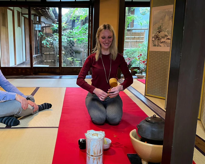 Kyoto: Tea Ceremony in a Traditional Tea Room (Product 53340)
