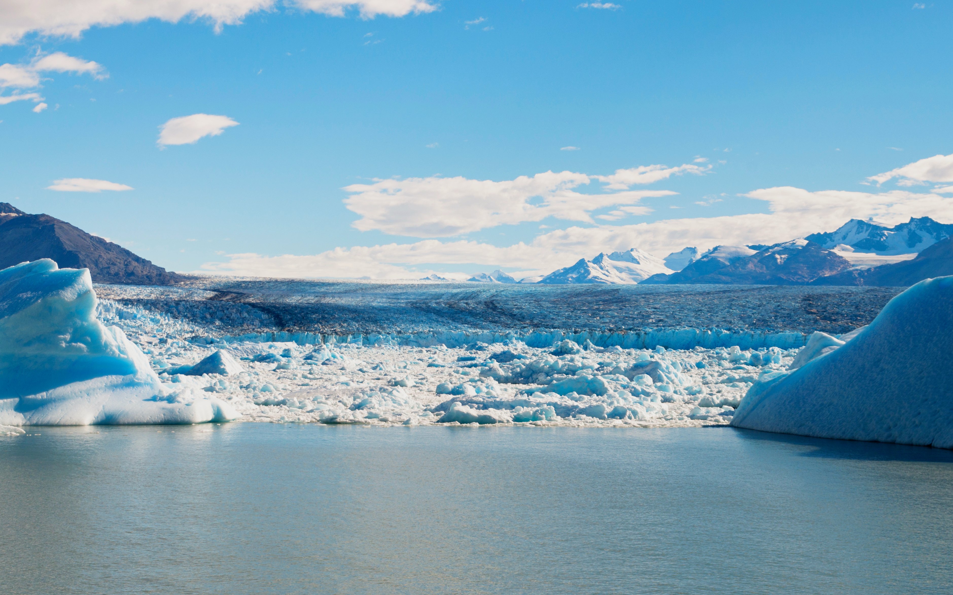Upsala Glacier with icebergs in Los Glaciares National Park, Argentina.