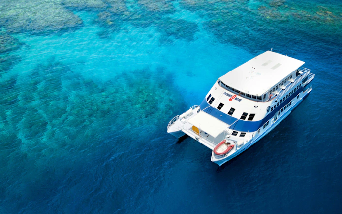 Catamaran on Great Barrier Reef for 4-day PADI dive course from Cairns.