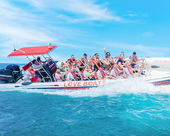Love Boats: 90 Minutes Ultimate Tour