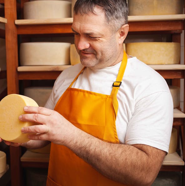 Experience Dutch culture at the Volendam Cheese Factory