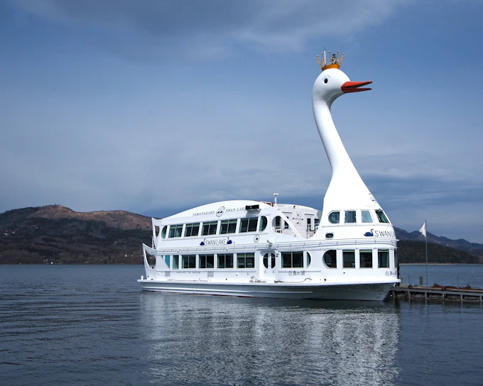 Lake Yamanaka “Swan Lake” Cruise Ticket