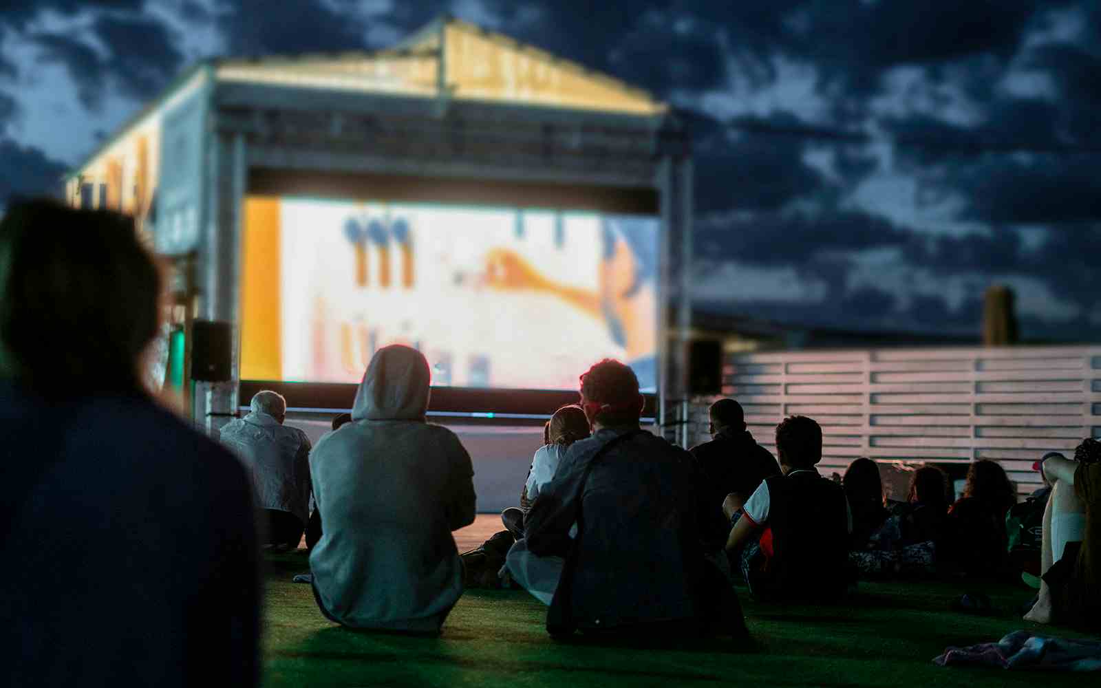 outdoor night cinema 