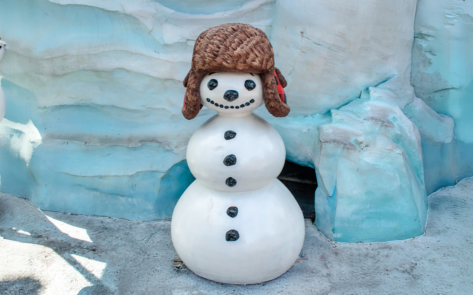 Snowman wearing a hat at SeaWorld Orlando.