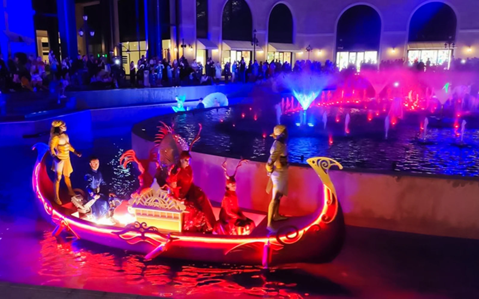 From Alanya: The Land of Legends Night Show and Boat Parade with Round-Trip Hotel Transfers Image 10