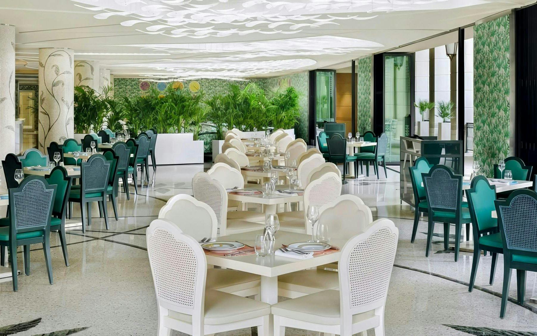 palazzo versace dubai: ужин «шведский стол» в ресторане giardino-5