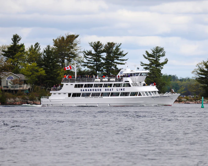 From Toronto: 1000 Islands Private Day Trip with Cruise (Product 53966)