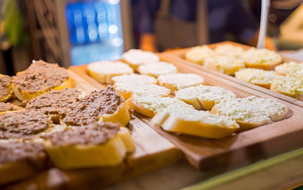 Open-faced sandwiches at All’Antico Vinaio during Florence food tour.