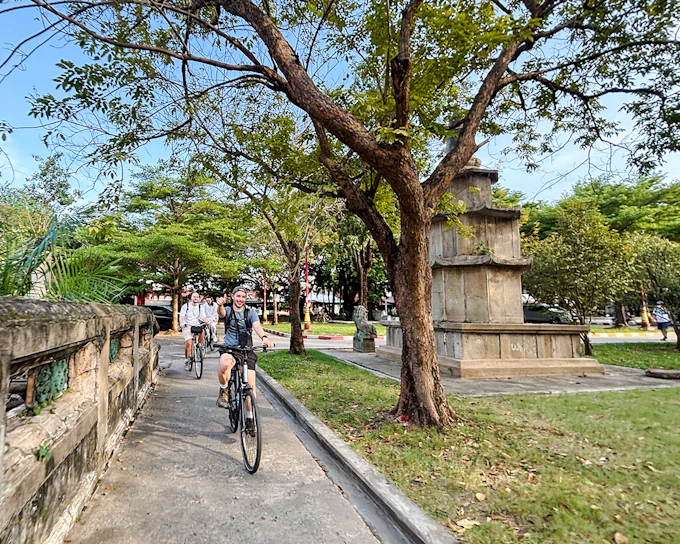 From Bangkok: Backstreets and Hidden Gems Half-Day Guided Bike Tour