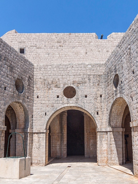Stone arches and walls in Dubrovnik, Croatia, featured on the King's Landing Walking Tour.