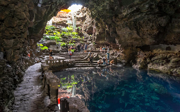 Full Island Highlights Tour: Timanfaya, El Golfo, Jameos del Agua & Cueva de los Verdes