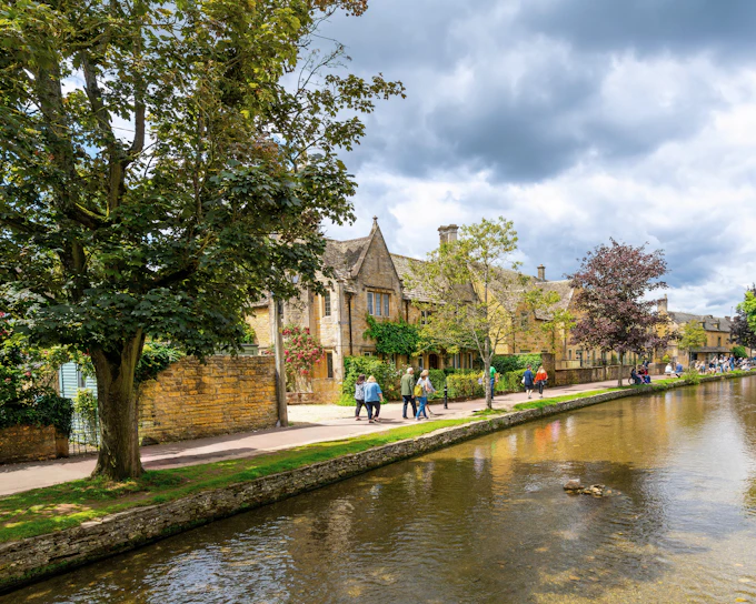 Guided Tour of Cotswolds and Stonehenge with Optional Lunch