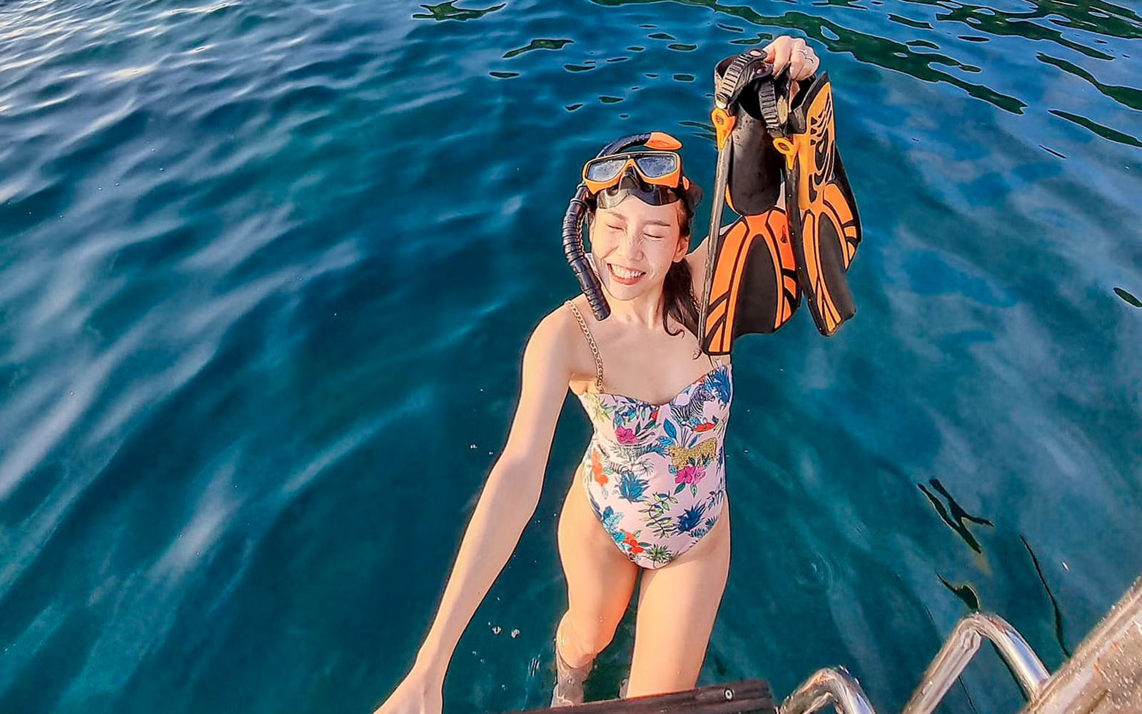 From Phuket: Phi Phi Island, Bamboo, and Sunset Maiton Island by Speed Catamaran