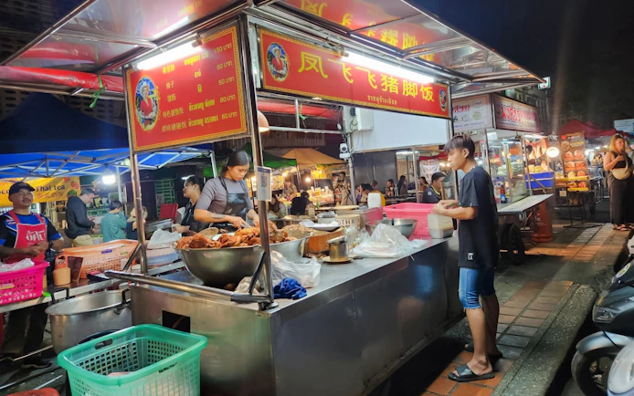 Chiang Mai Small-Group Night Market Street Food Walking Tour with Tastings