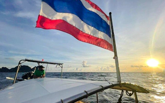 tour di snorkeling in barca a coda lunga per gruppi piccoli alle isole phi phi con partenza da koh phi phi, senza la tassa d'ingresso al parco nazionale-6