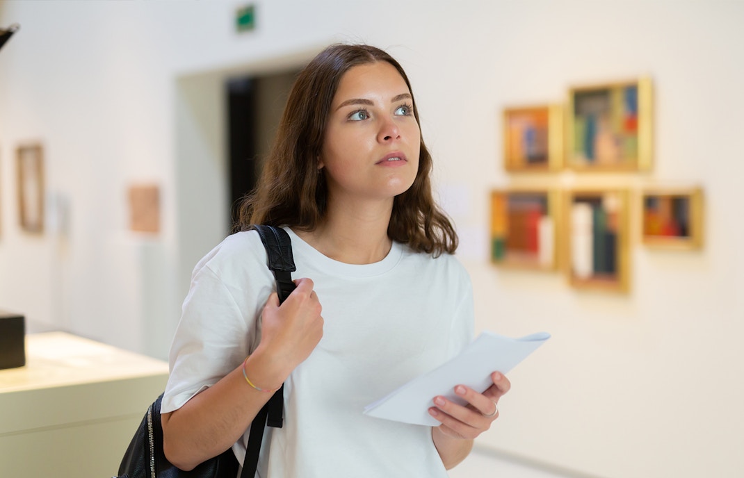 customers in National Gallery of Modern Art Museum - looking at painting