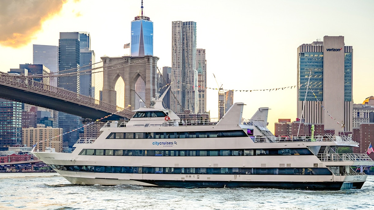 https://cdn-imgix.headout.com/media/images/6d5515603934b33f0d1c55b14cf3e7f2-27691-new-york-new-york-signature-dinner-cruise-02.jpg