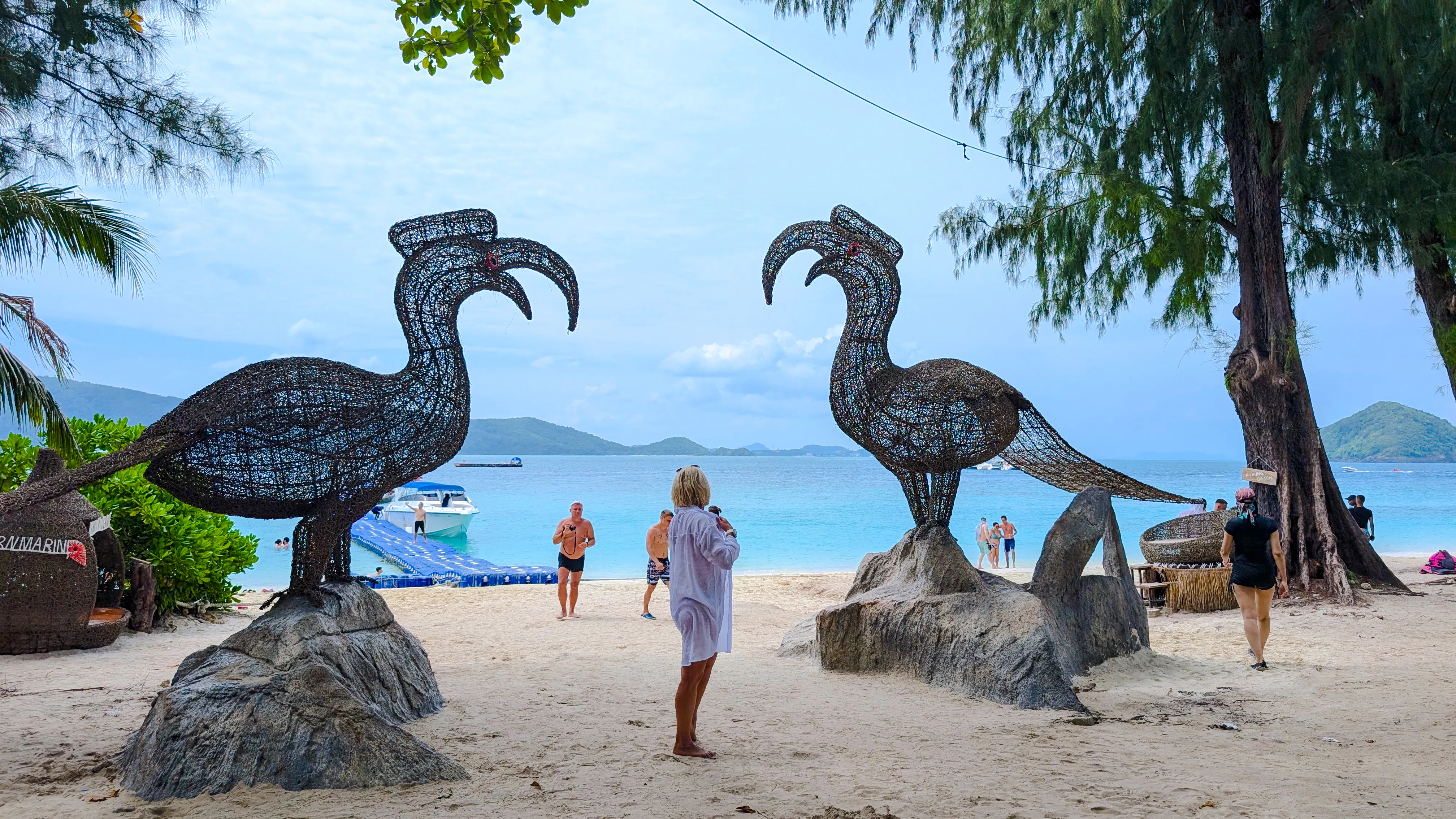 phuket: privat tur-retur-reise med langhalet båt til coral island-17