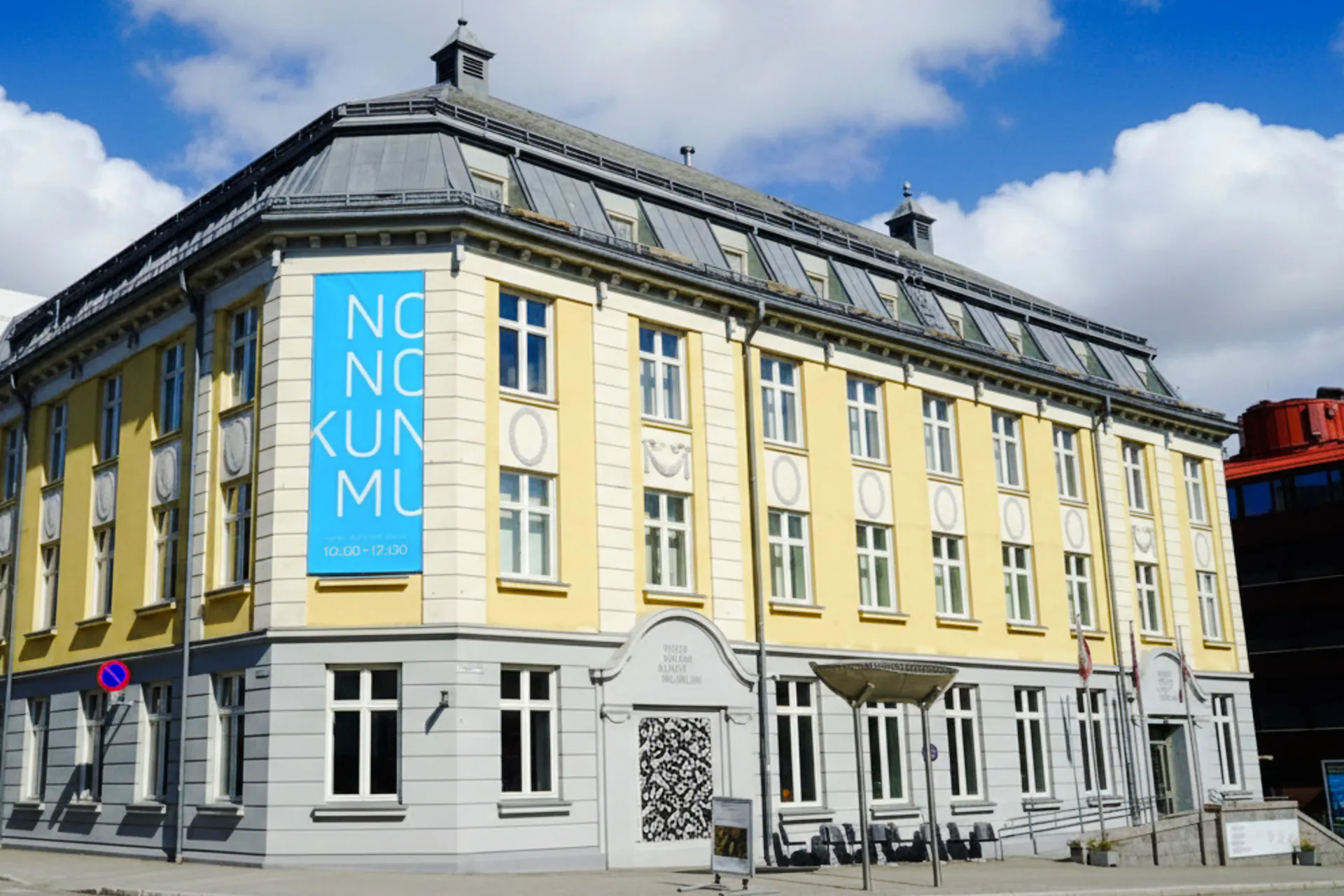 tromso private old town walking tour with northern lights cruise-6