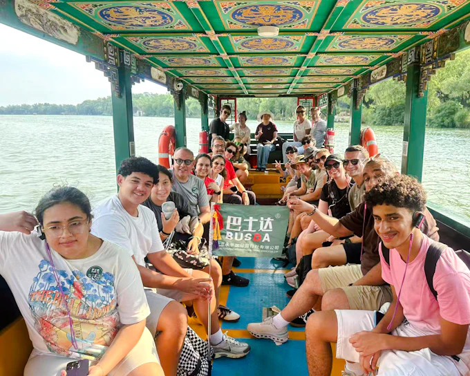 From Beijing: Mutianyu Great Wall and Summer Palace Guided Bus Tour with Tickets