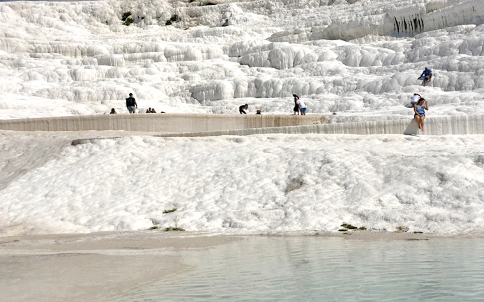 From Antalya or Kemer: Pamukkale and Hierapolis Guided Day Trip with Lunch