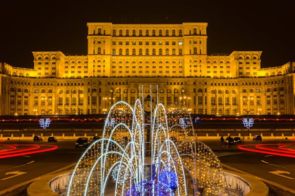 visita guiada sin colas de 1 hora al palacio del parlamento de bucarest-10