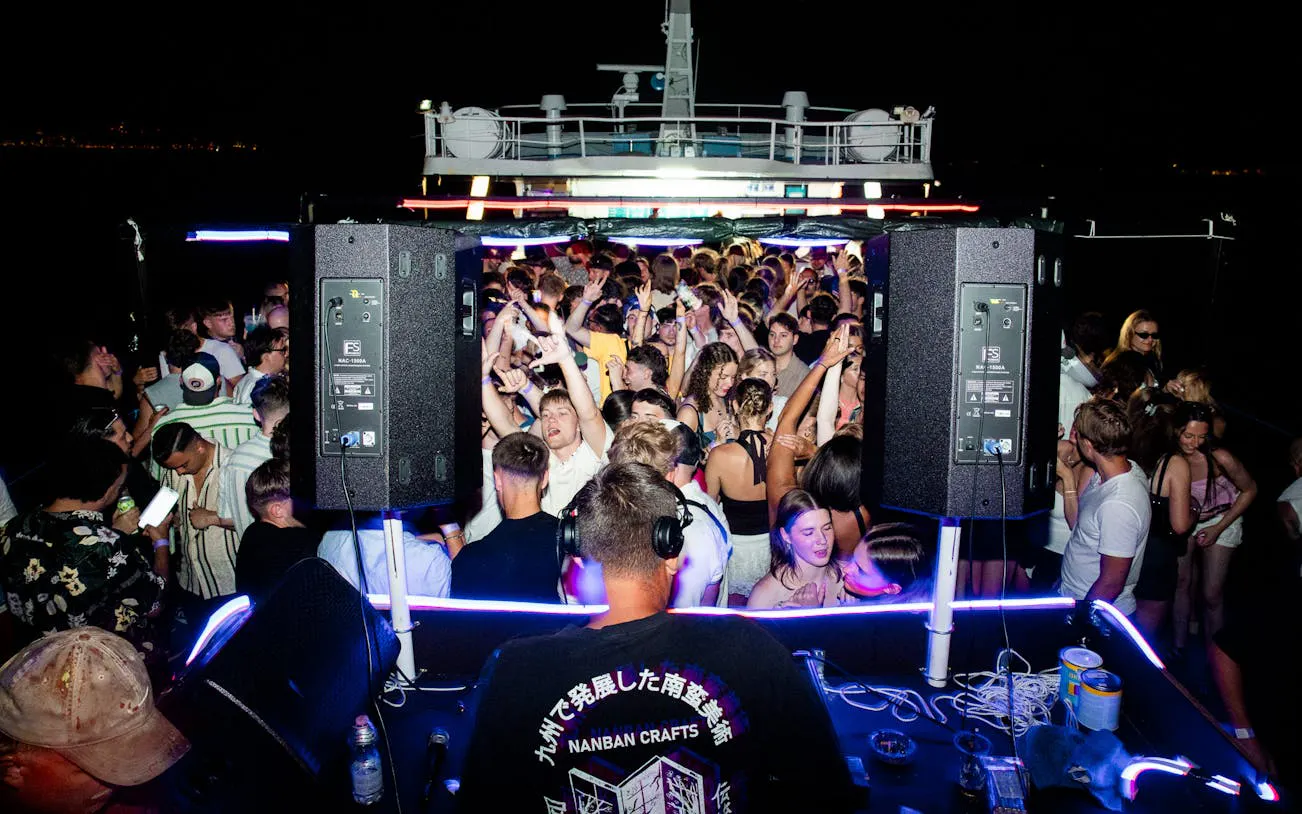 Split Night Boat Party and VIP Club Entry with Live DJ and Free Shots (Product 50262)