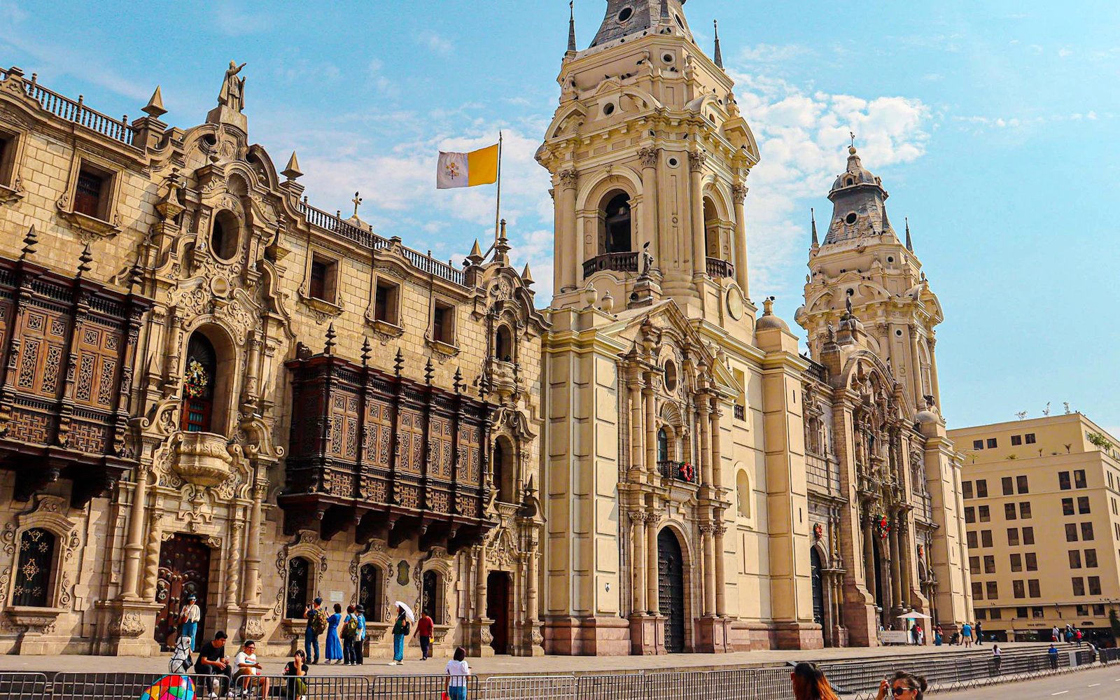 Lima: Pachacamac, Historic Center & San Francisco Catacombs Guided Tour with Lunch Image 3