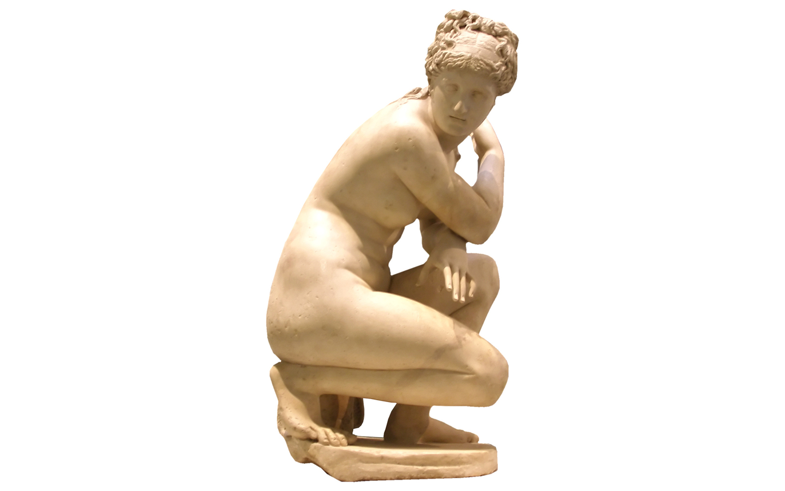 crouching venus