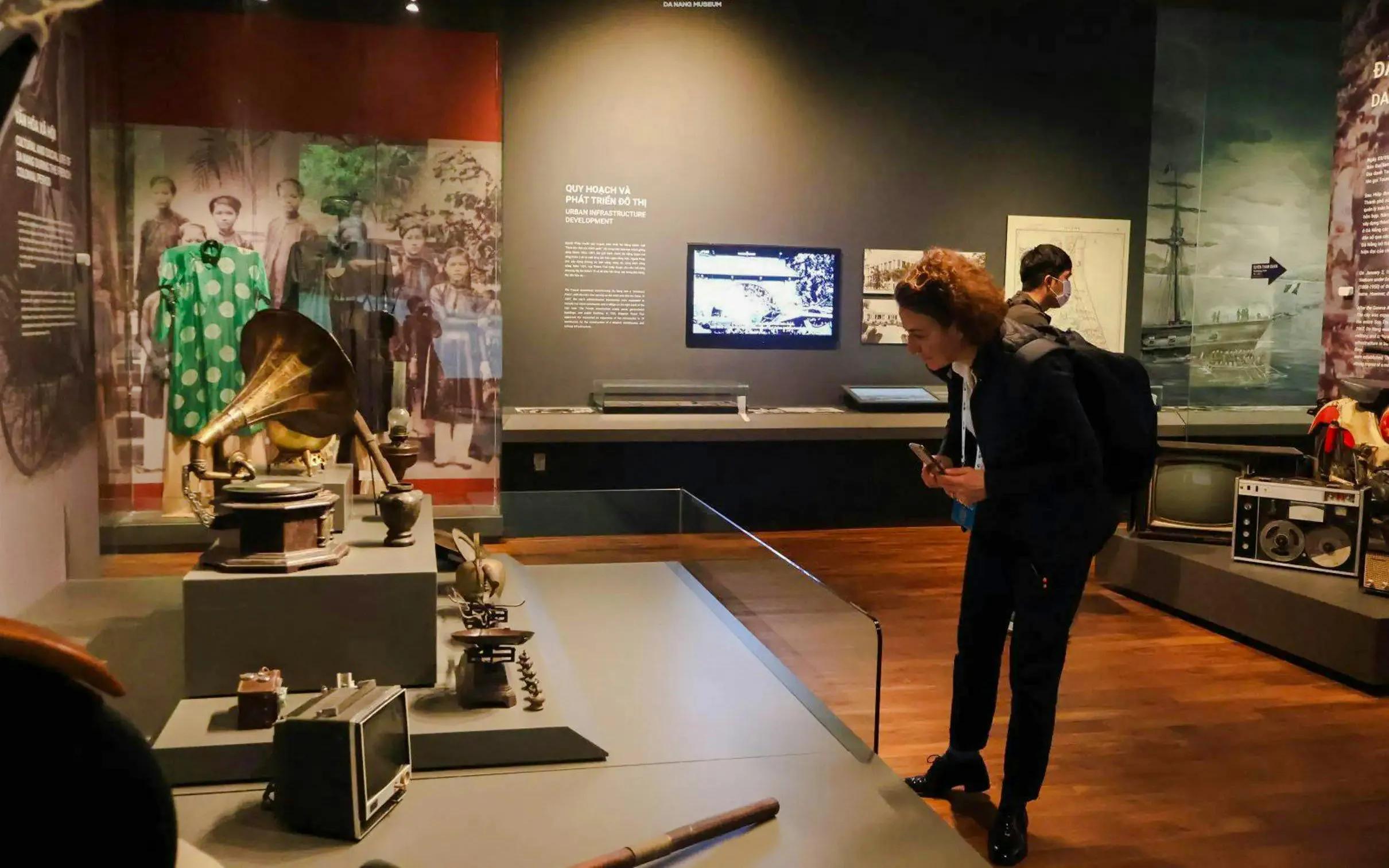 Da Nang Guided Tour with Da Nang Museum Visit, Heritage Show & Michelin-Rated Dinner Image 8