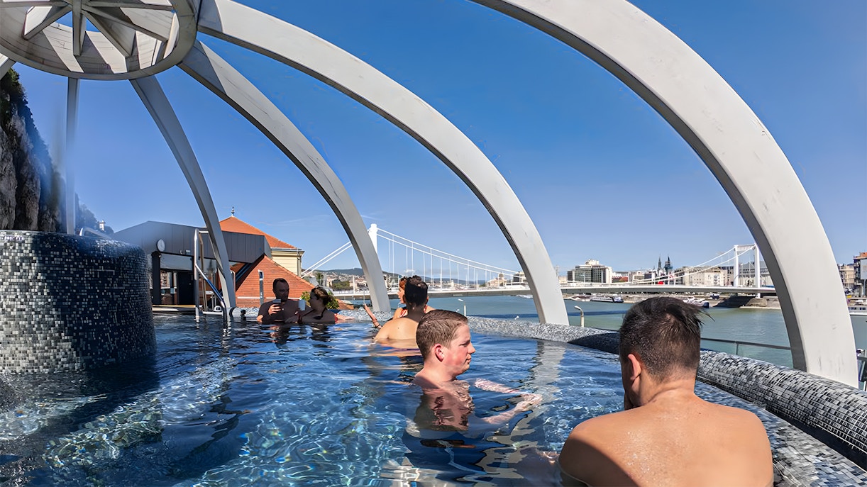 rules for visiting Rudas Baths