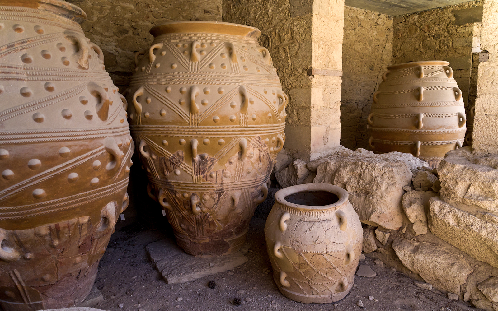 Minoan pottery inside Knossos Palace
