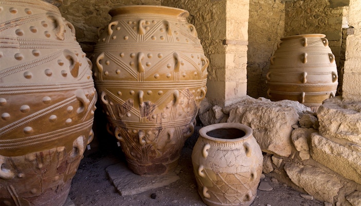 Minoan pottery inside Knossos Palace